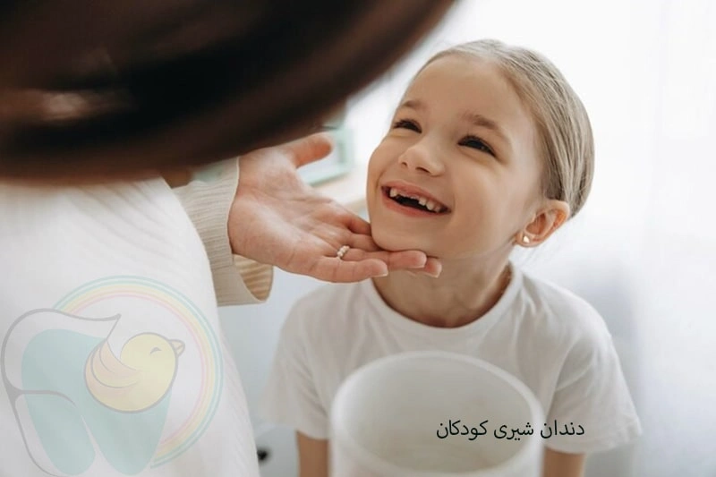 دندان شیری کودکان چند تاست و کی می افتند؟